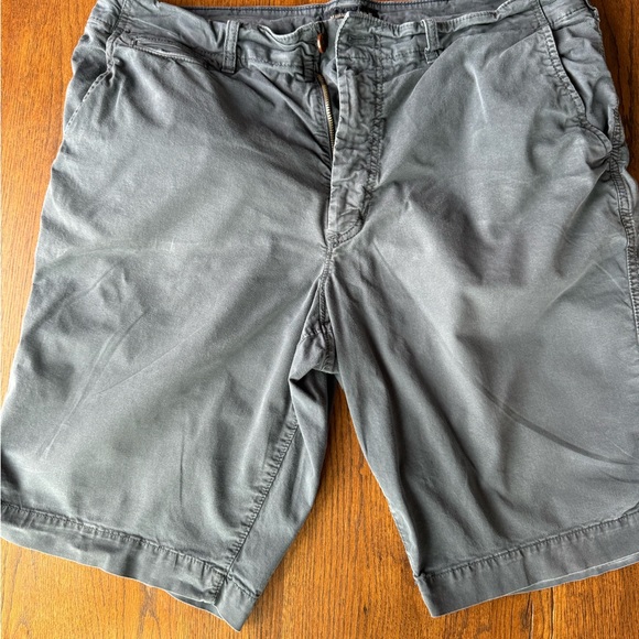 American Eagle Men’s Flat Front Shorts - Picture 1 of 5